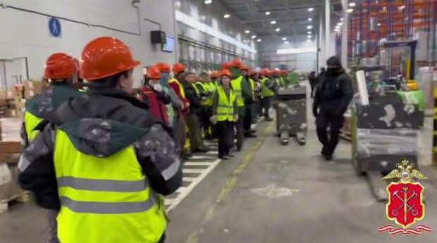 После рейда по «Перекресткам» Петербурга в отделения полиции попали 95 мигрантов