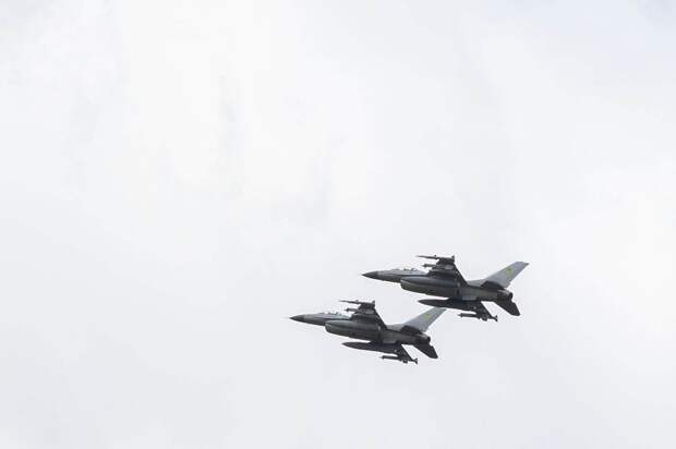 Иранские военные заявили о перехвате F-15 над южным побережьем страны