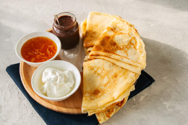 Россиянам назвали худшие сочетания блинов и начинки на Масленицу