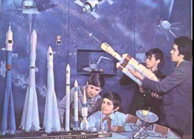 Куда катится страна? В российском регионе хотят отказаться учить детей в 10-11 классах из-за острой нехватки учителей