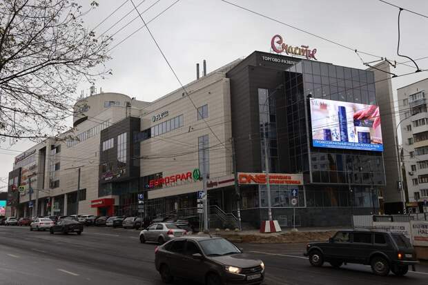 Популярные магазины одежды и обуви уходят из нижегородских торговых центров