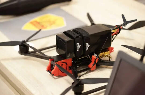 Применяемый в зоне СВО ударный FPV-дрон «Пиранья-10» получил элементы искусственного интеллекта