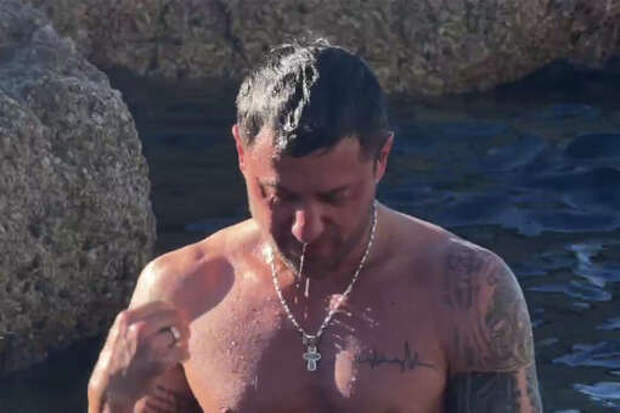 Актер Павел Прилучный отметил крещение в ЮАР