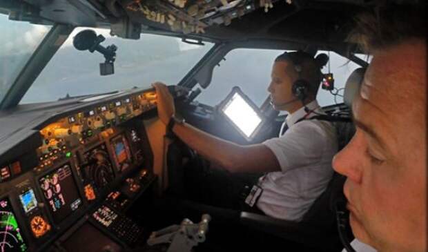 Пилоты гражданской авиации — люди почетной и сложной профессии