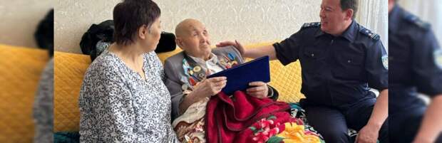 101-летнего ветерана ВОВ поздравили в Алматинской области