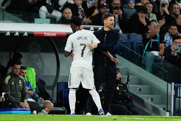 Инсайды вокруг Алонсо: звезды «Реала» не приняли идеи Хаби, но не ждали ухода — Вы это видели?