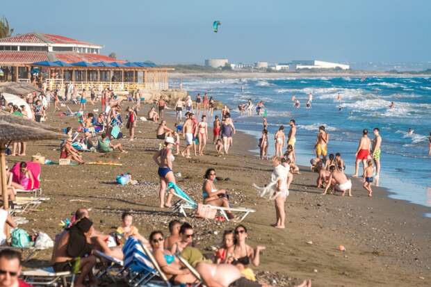 Россиянам раскрыли цены на пляжный отдых в Европе