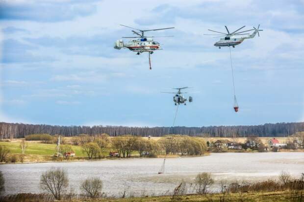 Вертолеты / Фото Департамента ГОЧСиПБ г.Москвы
