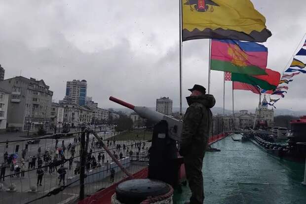 Власти Новороссийска отменили праздничный артиллерийский салют