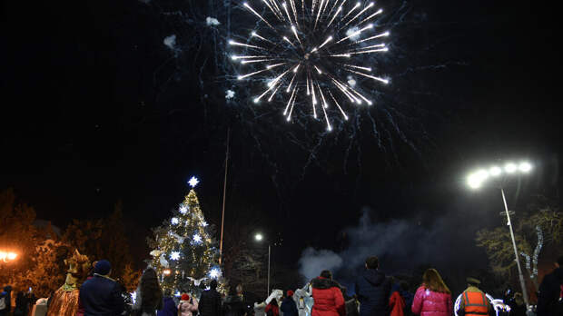В 19 регионах России запретили использовать пиротехнику в новогодние праздники