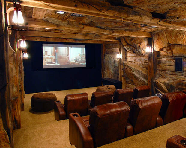 Домашний кинотеатр в цветах: черный, темно-коричневый, коричневый, бежевый. Домашний кинотеатр в стилях: кантри.