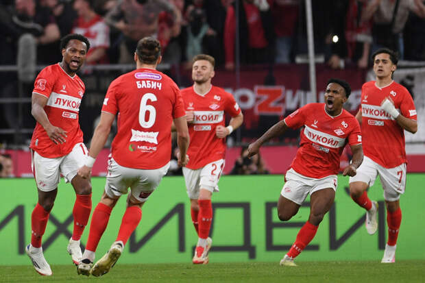 Легенды "Спартака" обыграли сборную СССР в матче памяти Никиты Симоняна