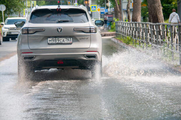 В Новороссийске у автоледи угнали дорогую иномарку