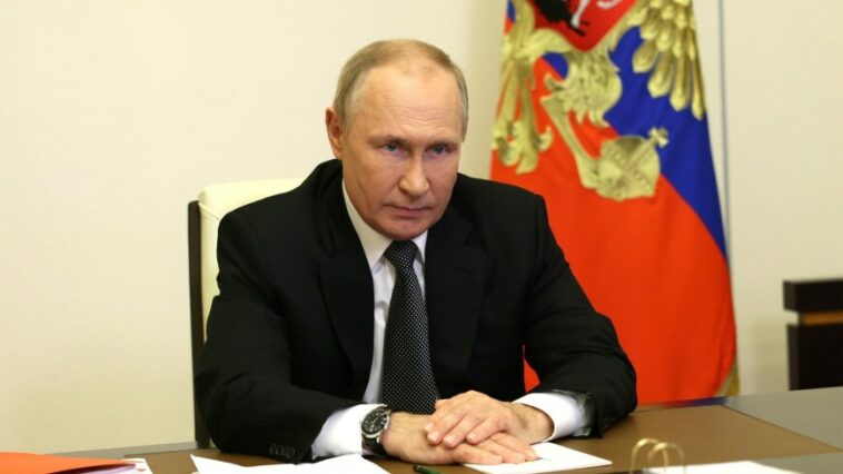 Путин подписал указ о введении военного положения в четырех новых регионах России