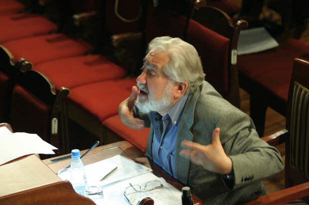 В Петербурге открылась большая выставка, посвящённая Льву Додину