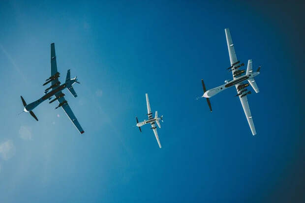 Shot: около 10 взрывов прогремели над Саратовом и Энгельсом, сработала ПВО