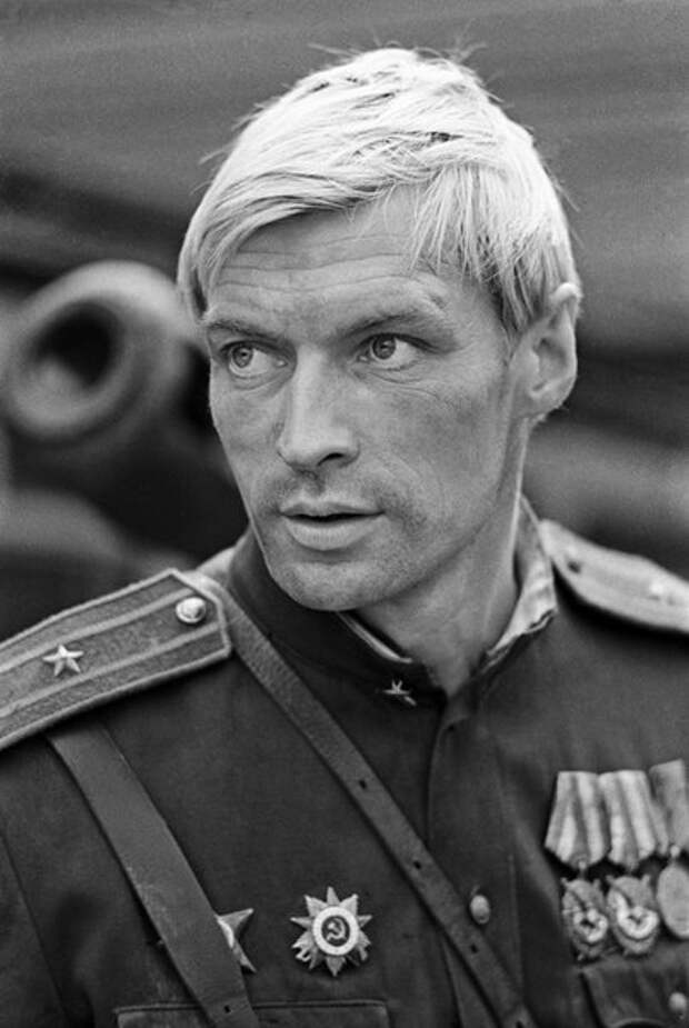 Николай Олялин в киноэпопее "Освобождение" (1970)