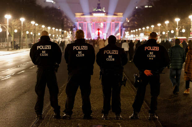 Tagesspiegel: в Берлине в новогоднюю ночь задержали около 400 человек