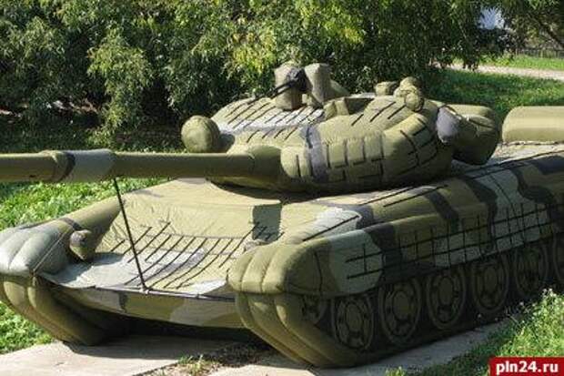 Россия вооружится надувными танками, самолетами и ракетами