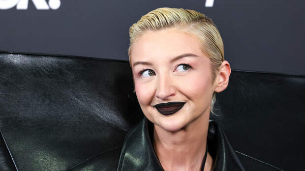 Креста на тебя нет: Марго Овсянникову раскритиковали за выбор наряда на Святки