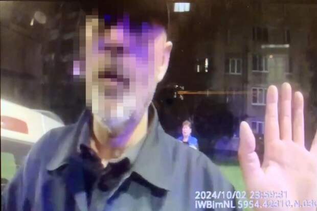 Мужчина в Петербурге угрожал ножом врачам «скорой», которые пытались ему помочь