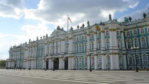 Эрмитаж закроется раньше из-за проведения «Алых парусов» в Петербурге