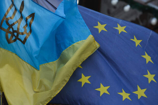 В Еврокомиссии признали выгоду от многомиллиардного кредита ЕС Украине