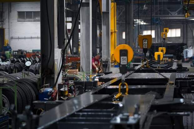 Эксперт СМИ2: экономика России адаптировалась к санкциям и показала рост