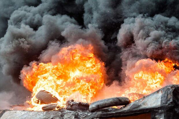 Clash Report: на базе США в Бахрейне после ракетного удара начался пожар