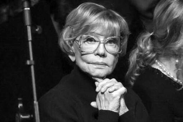 Актер Басилашвили назвал народную артистку РФ Алентову прекрасной актрисой