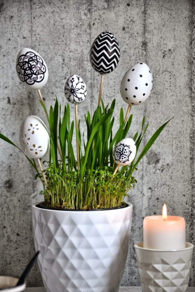 Декоративные яйца на палочке