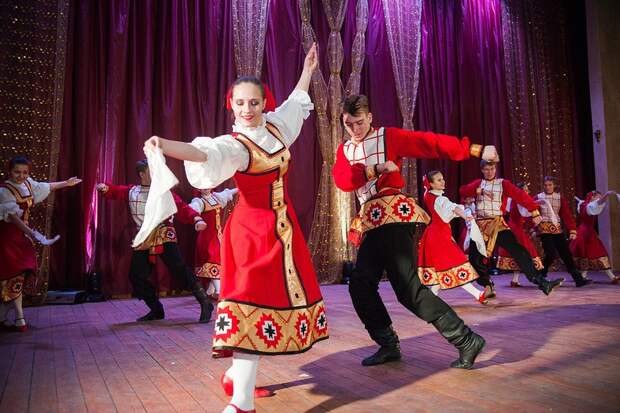Ансамбль «Каблучок» выступит на Большой Академической Фото представлено ансамблем «Каблучок»