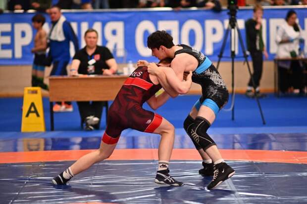 Глава Адыгеи Мурат Кумпилов приветствовал спортсменов первенство России по греко-римской борьбе среди юношей до 16 лет