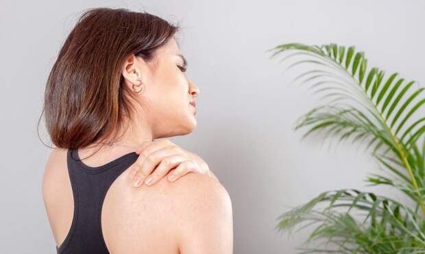 7 причин боли между лопатками — от усталости до инфаркта и лишая
