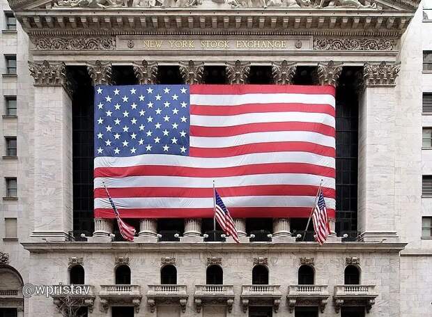 Фондовый рынок США с открытием торгов продолжил падение, экономисты размышляют о