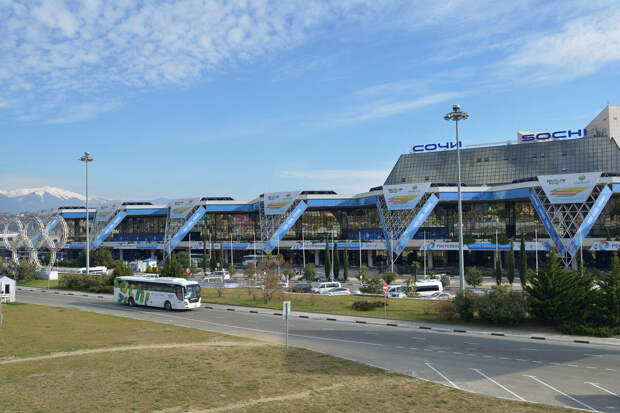 Аэропорт Сочи ограничил полеты на фоне беспилотной опасности