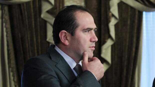 РИА Новости: следствие просит арестовать бывшего вице-президента ОКР Билалова