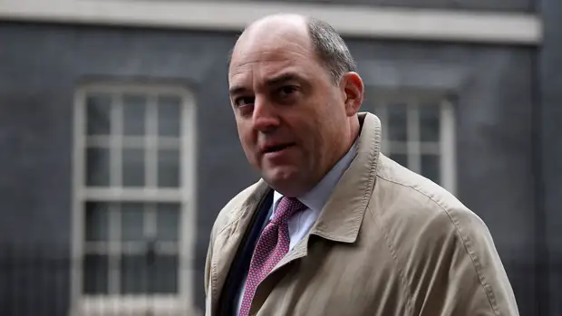 Глава минобороны Уоллес оскорбил британских добровольцев, возмущенных условиями на Украине