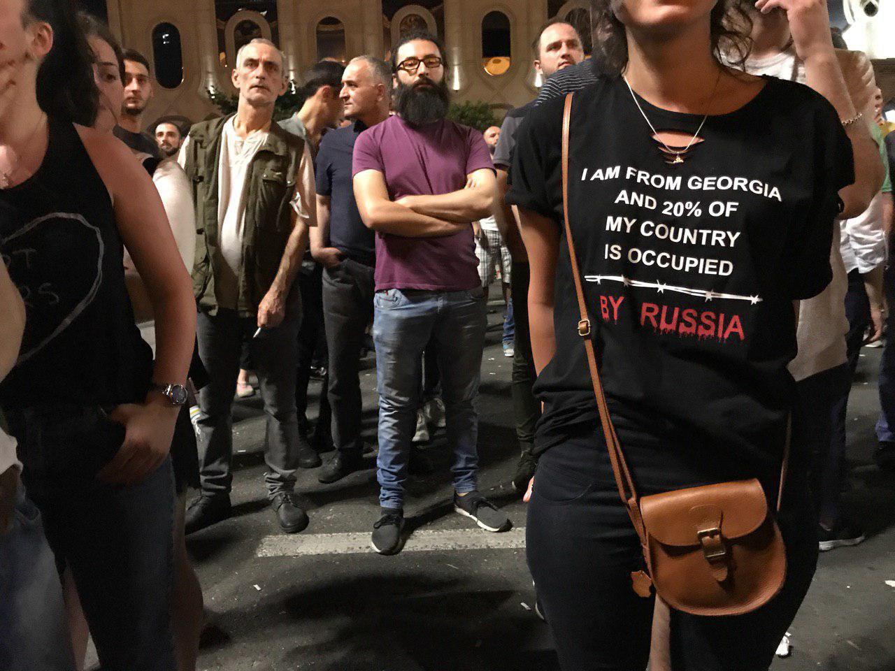 Антирусский погром в Тбилиси: Вы еще верите в «адекватную» Украину?
