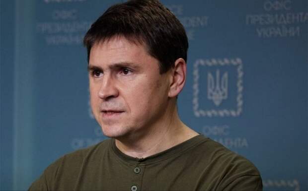 Миша Подоляк опять сильно нервничает. У него, я смотрю, в последнее время много причин для волнения, и он от души делится с нами своими переживаниями.-3