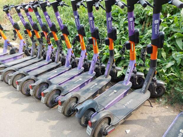 Жители Головинского помогут отыскать брошенный транспорт кикшеринга