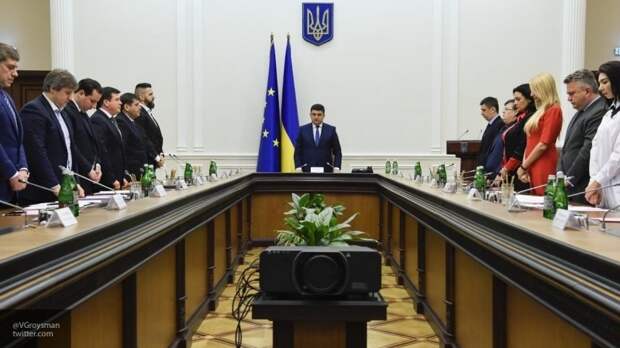 Киев намерен ввести санкции против компаний, связанных с производством химической продукции в Крыму