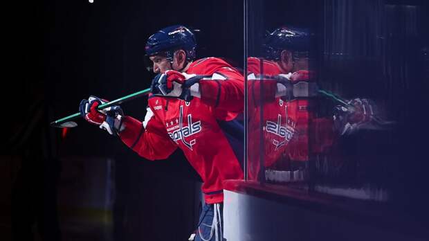 Овечкина привели в бешенство — он орал на американских судей! Банда Ови проиграла одной из худших команд НХЛ