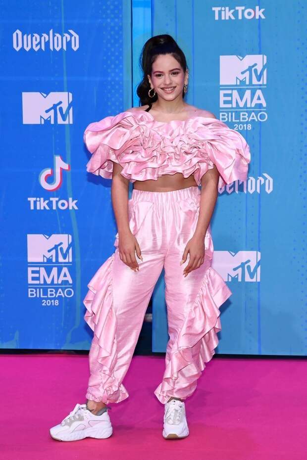 Премия MTV оказалась на редкость пошлой и аляповатой Премия MTV оказалась на редкость пошлой и аляповатой