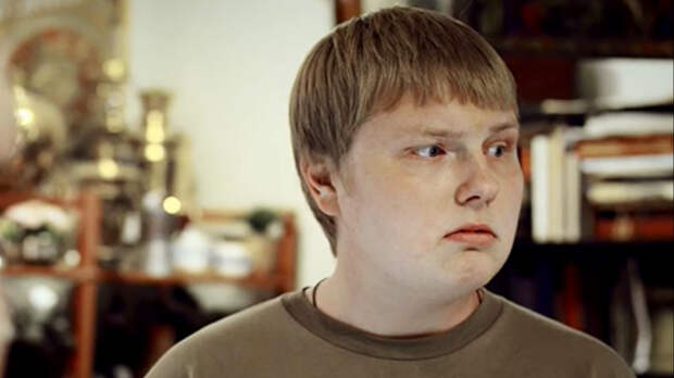 «За шкирку выкинули»: звезда «Кадетства» Бессонов рассказал об издевках одноклассников