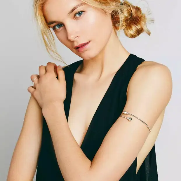 Модные аксессуары весна 2022: неотразимые и стильные решения