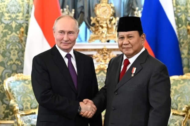 Глава МИД Индонезии опубликовал видео под русскую песню «Эй, ухнем»