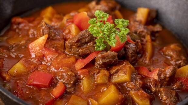 Спасаем ужин по-венгерски: секрет гуляша, который нельзя торопить