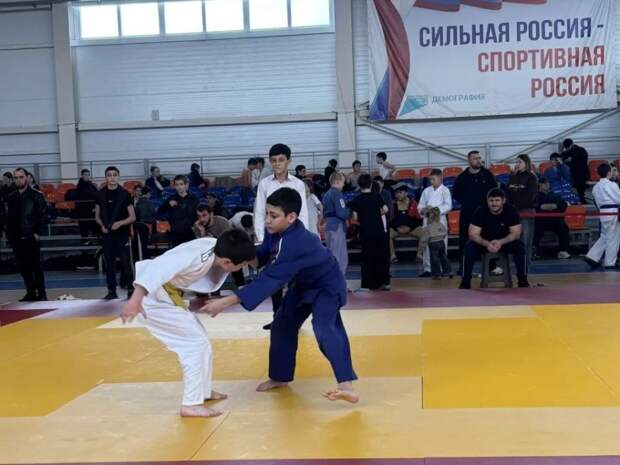 Юные дзюдоисты из Гиагинского района взяли серебро и бронзу на первенстве Адыгеи