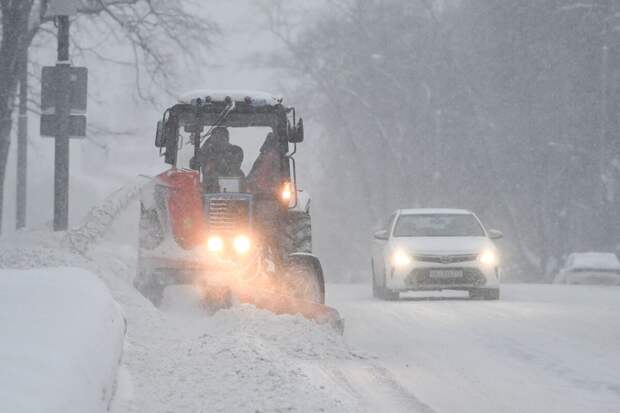 Дептранс: в центре Москвы возможны локальные пробки из-за снегопада